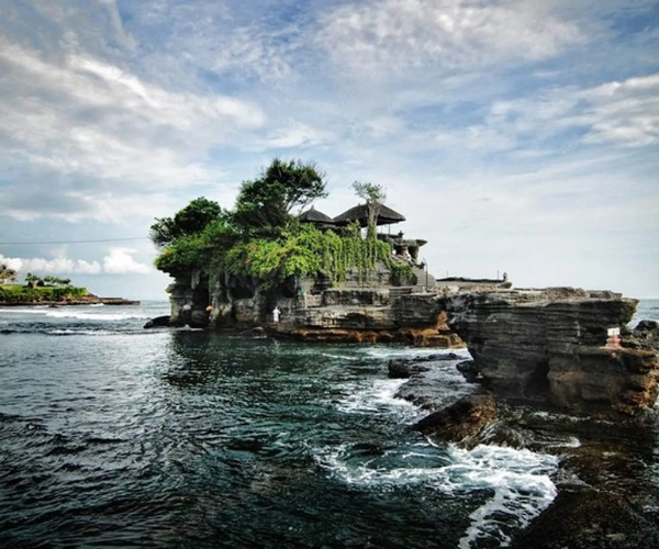 Tanah Lot & Uluwatu Temples   