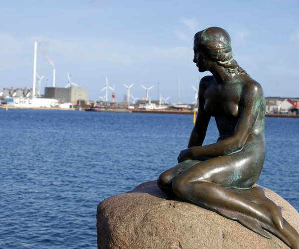 The Little Mermaid Statue 